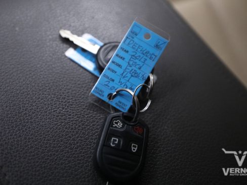 Used 2013 Ford Expedition EL XLT image 12