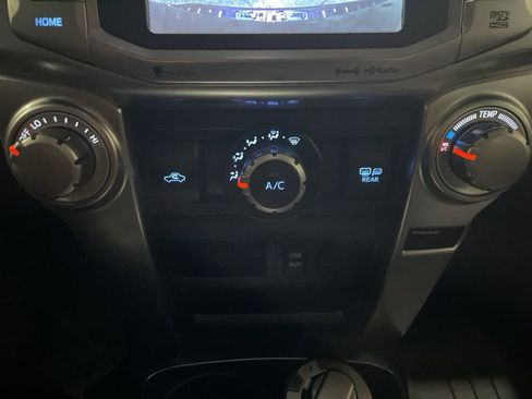 Used 2018 Toyota 4Runner SR5 AWD/4WD image 25