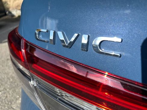 Used 2025 Honda Civic Sport image 32
