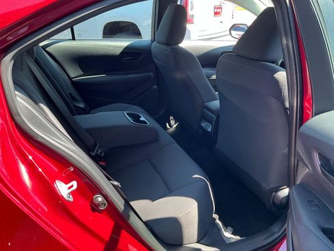 Used 2025 Toyota Corolla LE FWD image 17