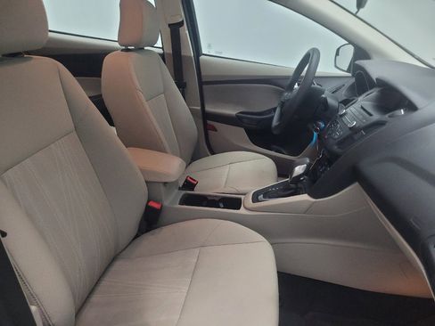 Used 2017 Ford Focus SE FWD image 21