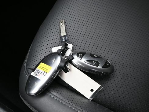 Used 2024 Hyundai Kona Limited FWD image 28