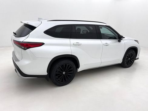 Used 2023 Toyota Highlander XSE AWD/4WD image 6