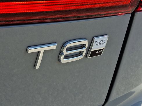 New 2026 Volvo XC60 T8 Plus w/ Protection Package Premier AWD/4WD image 15