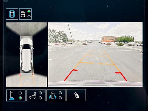 Used 2025 GMC Yukon Denali image 6