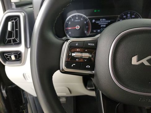 Used 2023 Kia Sorento S FWD image 26