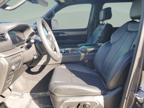 Used 2025 Jeep Wagoneer Series II image 18