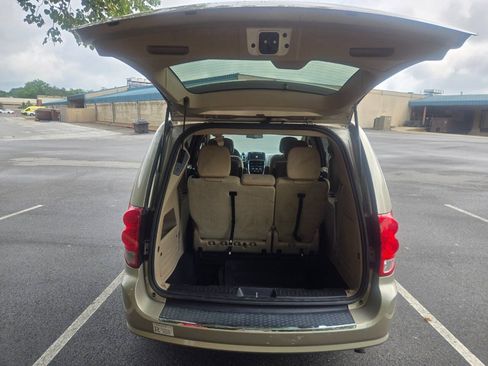 Used 2014 Dodge Grand Caravan SXT FWD image 34
