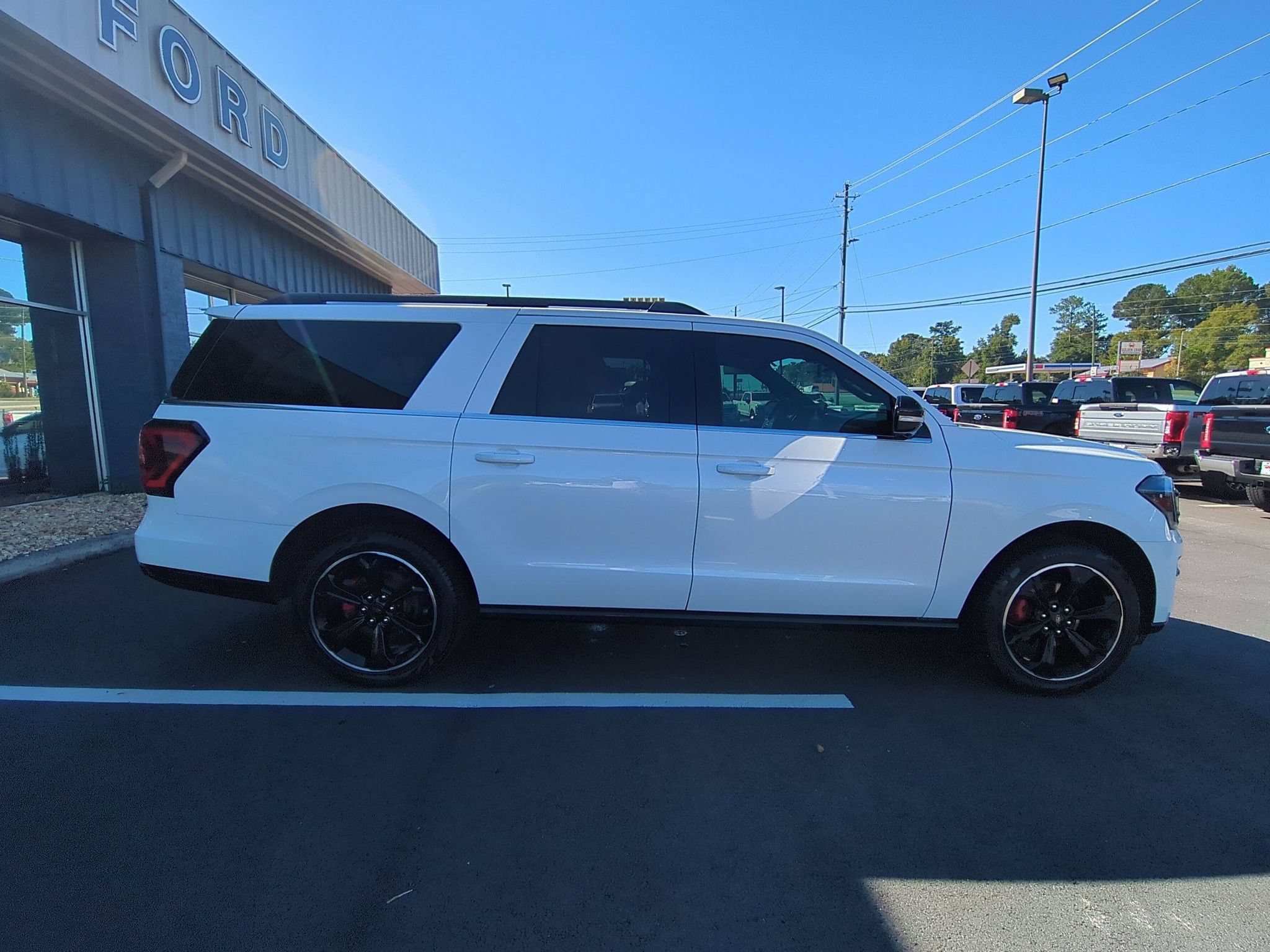 Certified 2024 Ford Expedition Max Limited RWD image 4