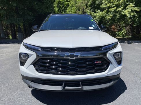 Used 2025 Chevrolet TrailBlazer RS w/ Convenience Package FWD image 3