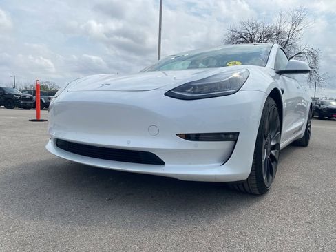 Used 2021 Tesla Model 3 Performance image 3
