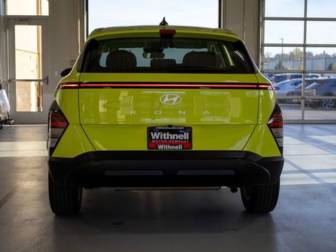 Certified 2024 Hyundai Kona SE image 8