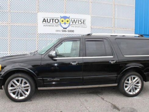 Used 2017 Ford Expedition EL Platinum image 7