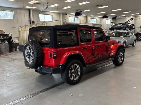 Used 2019 Jeep Wrangler Unlimited Sahara image 5