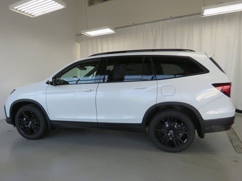 Used 2022 Honda Pilot Black Edition image 3