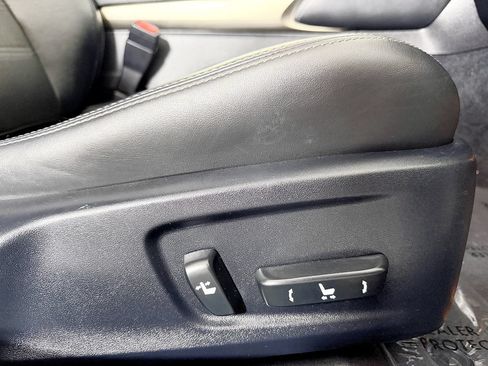 Used 2014 Lexus IS 250 w/ Luxury Package w/Gray Wood RWD image 47