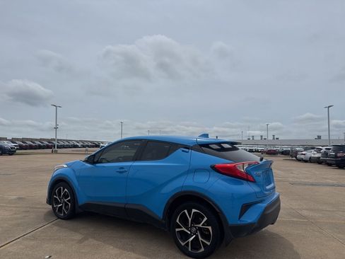Used 2019 Toyota C-HR XLE FWD image 15