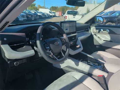 New 2025 Ford Explorer Platinum w/ LUX Leather Package image 10