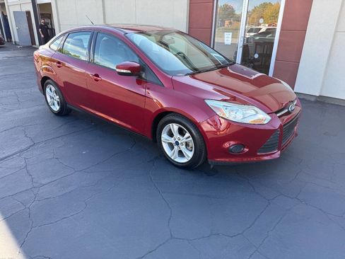 Used 2014 Ford Focus SE image 1