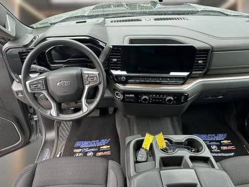 Used 2025 Chevrolet Silverado 1500 LT Trail Boss AWD/4WD image 18
