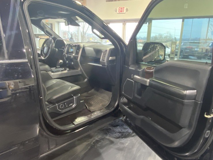 Used 2016 Ford F150 Platinum w/ Equipment Group 701A Luxury AWD/4WD image 18