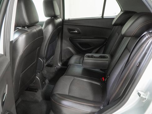 Used 2018 Chevrolet Trax LT w/ LT Convenience Package image 35