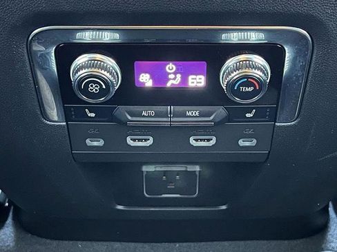 Used 2023 GMC Yukon XL Denali image 52