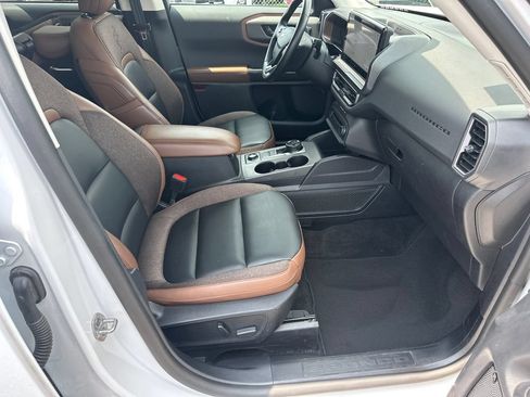 Used 2025 Ford Bronco Sport Outer Banks w/ Outer Banks Tech Package+ AWD/4WD image 13