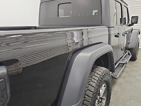 Used 2025 Jeep Gladiator Mojave w/ Convenience Group AWD/4WD image 10