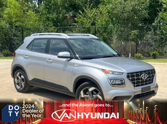 Used 2025 Hyundai Venue SEL FWD video 1