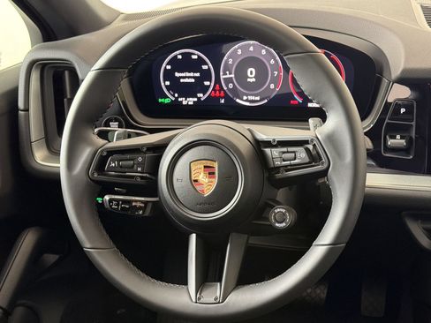 Used 2026 Porsche Cayenne Coupe AWD/4WD image 17