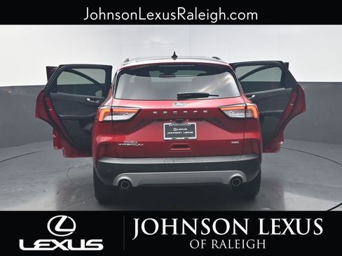 Used 2020 Ford Escape Titanium image 21