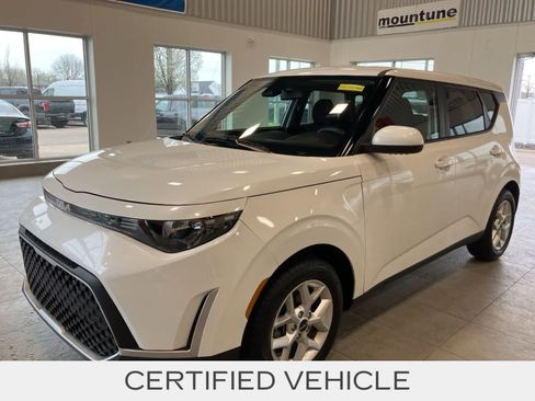 Used 2024 Kia Soul LX w/ Option Group 015 FWD image 1