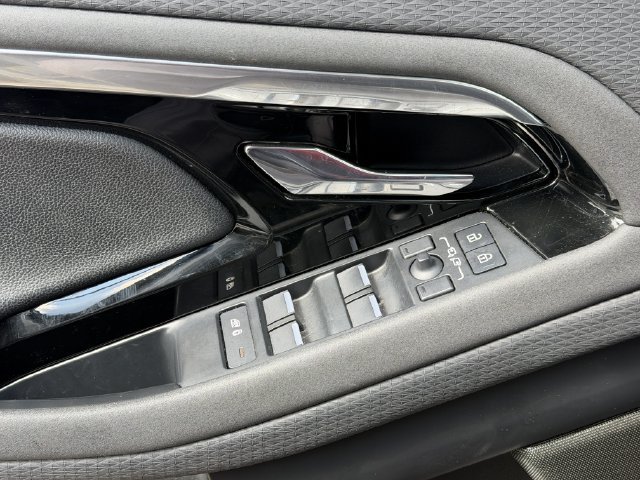 Used 2023 Land Rover Range Rover Evoque R-Dynamic S AWD/4WD image 22
