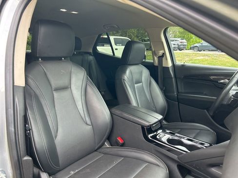 Used 2023 Buick Envision Essence image 37