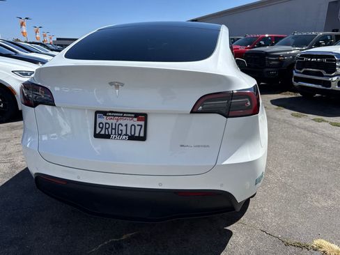 Used 2022 Tesla Model Y Long Range AWD/4WD image 23