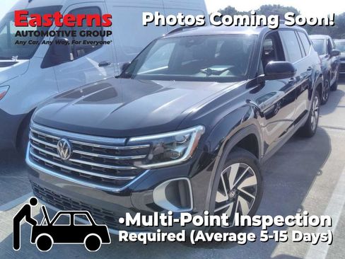 Used 2025 Volkswagen Atlas SE FWD image 1