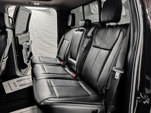 Used 2019 Ford F150 Lariat w/ Equipment Group 502A Luxury AWD/4WD image 8