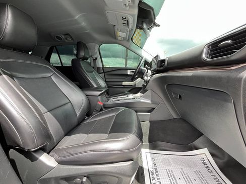 Used 2022 Ford Explorer Limited RWD image 32