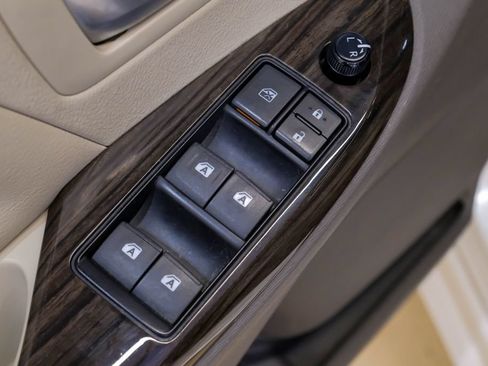 Used 2016 Toyota Sienna XLE w/ XLE Navigation Package FWD image 51