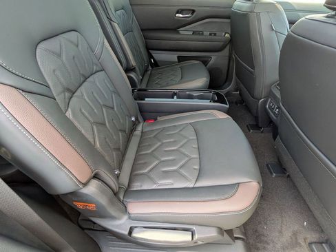 New 2026 Nissan Pathfinder Platinum AWD/4WD image 26