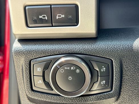 Used 2017 Ford F150 Lariat w/ Equipment Group 502A Luxury AWD/4WD image 33