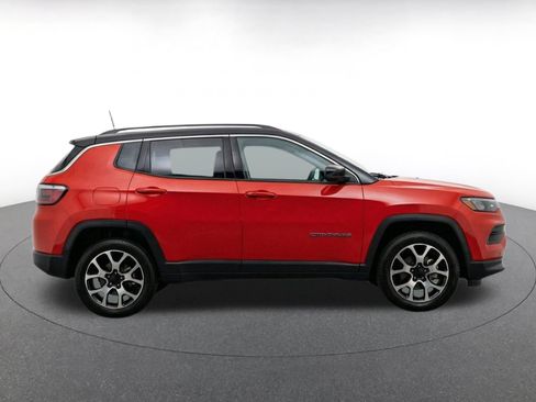 Used 2025 Jeep Compass Limited AWD/4WD image 11