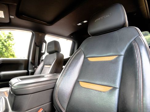 Used 2021 GMC Sierra 1500 AT4 w/ AT4 Premium Package AWD/4WD image 6