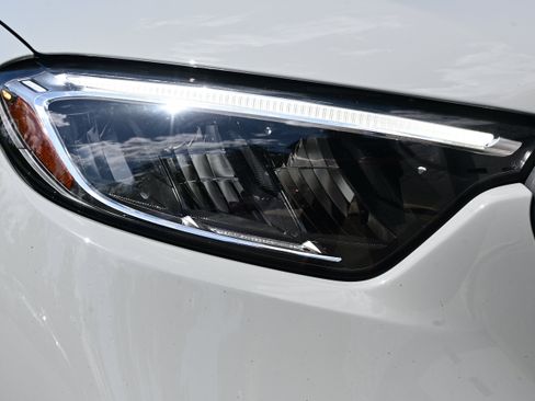Used 2025 Mercedes-Benz GLC 300 image 11