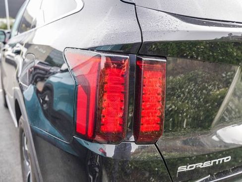 Certified 2023 Kia Sorento EX image 12