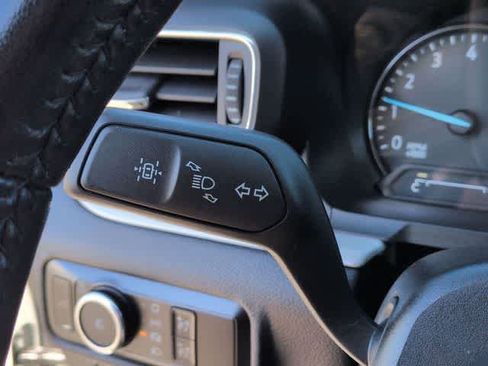 Used 2023 Ford Explorer XLT w/ Equipment Group 202A AWD/4WD image 28