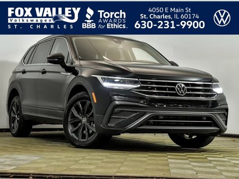 Certified 2022 Volkswagen Tiguan SE image 1