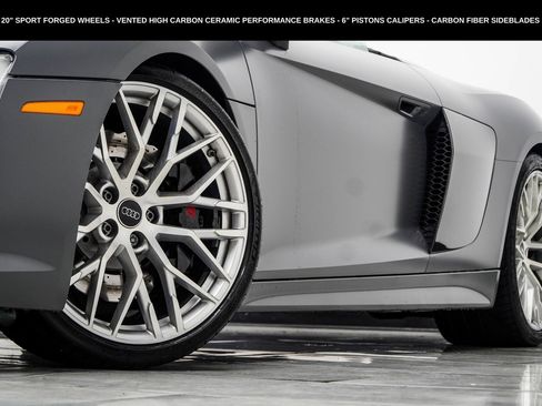 Used 2017 Audi R8 V10 w/ Carbon Exterior Package AWD/4WD image 3