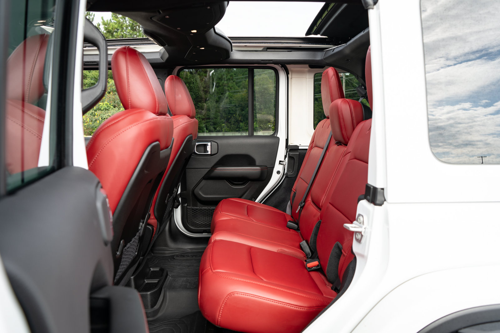 Used 2024 Jeep Wrangler Unlimited Rubicon 392 AWD/4WD image 36